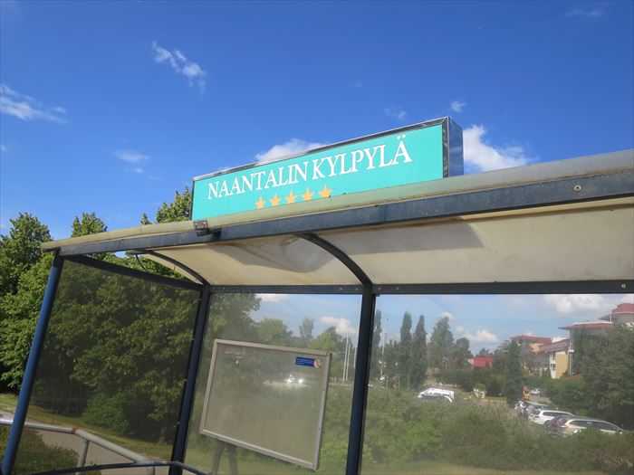 バスの停留所　Naantalin Kylpyla