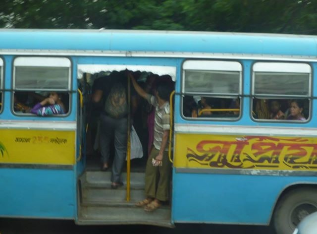 コルカタのバス
