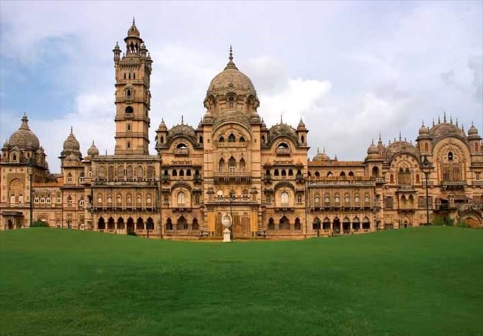 インド旅行記９３ インド豪華列車デカンオデッセイに乗車 マハラジャの宮殿 ラクシュミー ヴィラス宮殿は豪華絢爛 いい旅インド オーダーメイドであなただけのインド旅行を