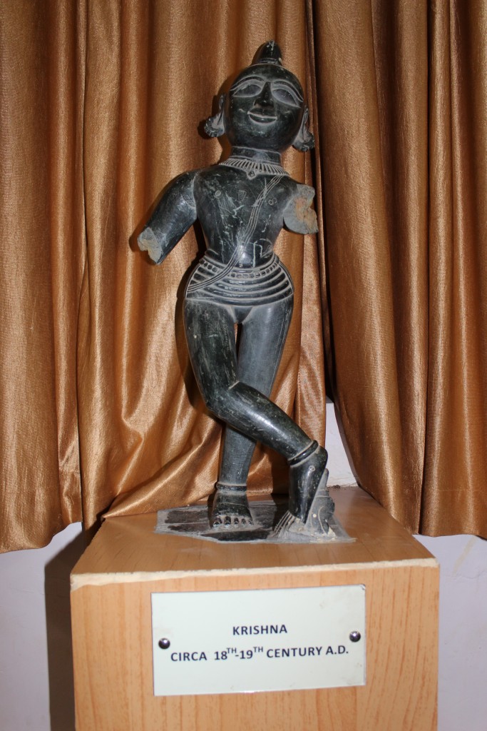 モデラー　スーリヤ寺院に隣接する博物館の彫刻