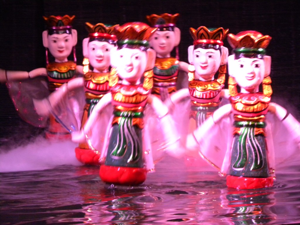 ベトナム水上人形劇