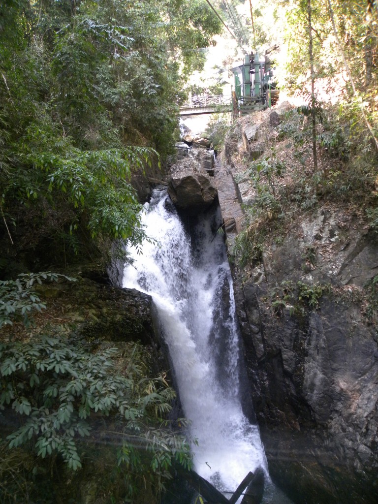 ダタンラ滝