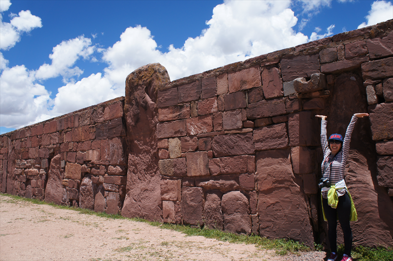 ティワナク遺跡の壁