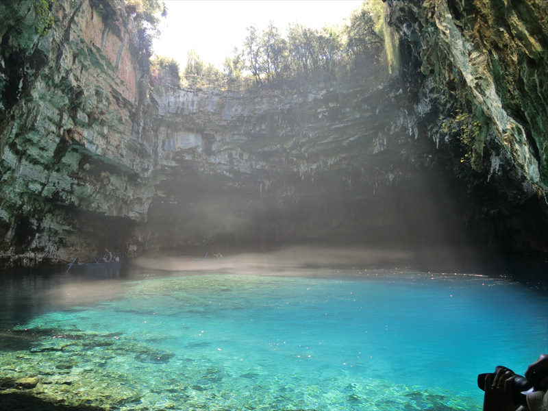 ケファロニア島の青の洞窟