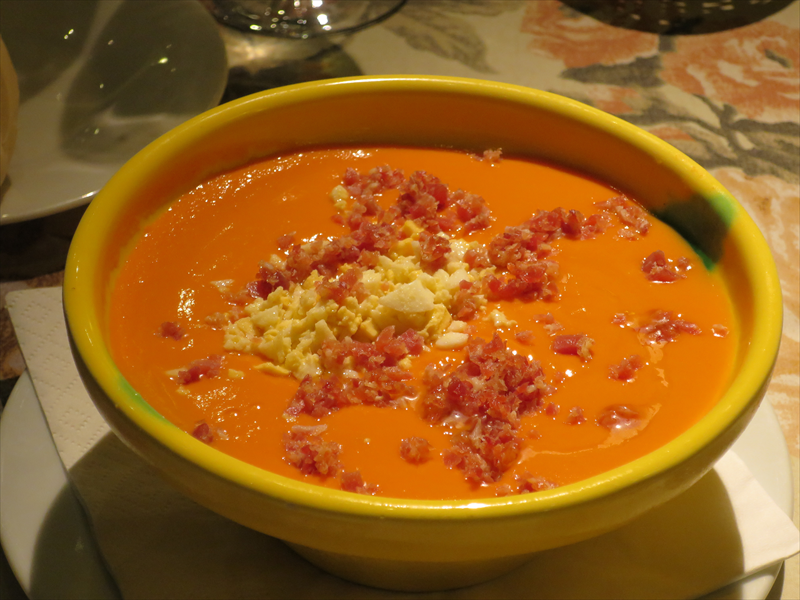 トマトとにんにくのスープ