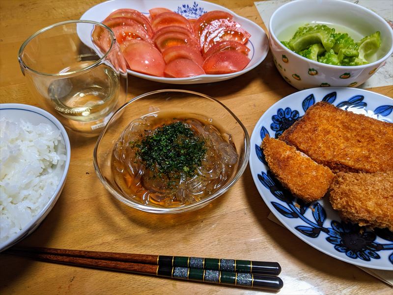 日本の家庭の食卓