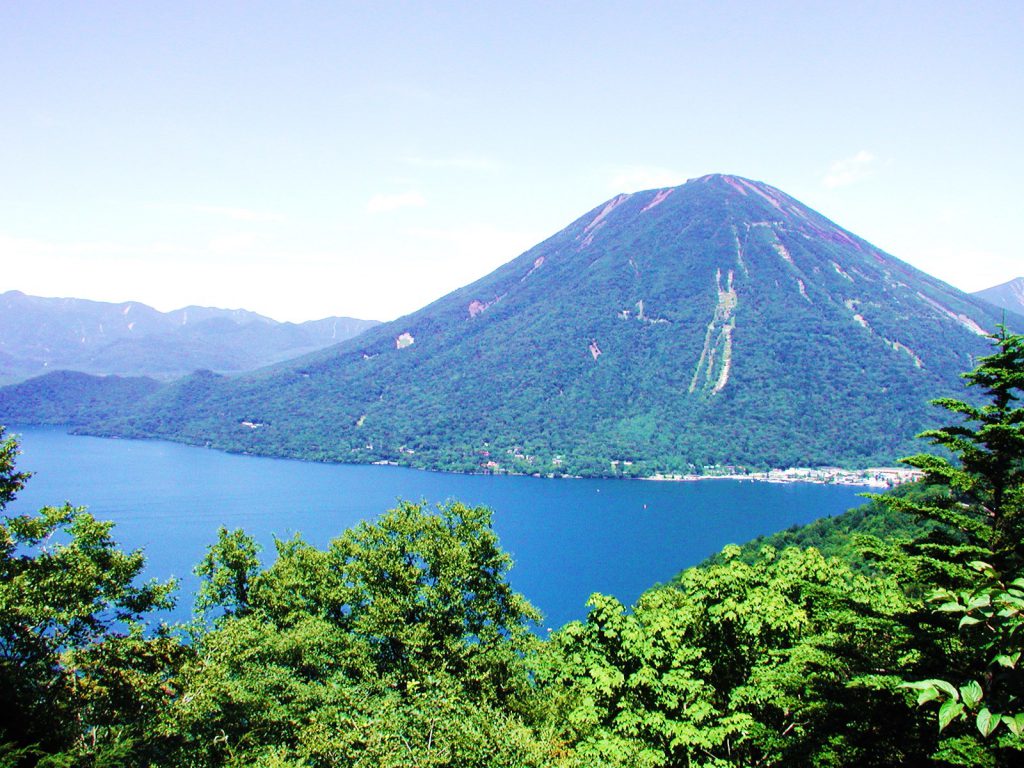 栃木日光 男体山と中禅寺湖