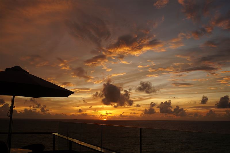 ホテルオゾから見た夕陽